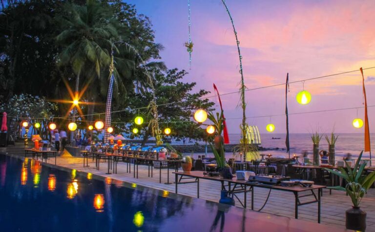 10 Hotel Di Anyer Pinggir Pantai Yang Nyaman - Anak Cilegon